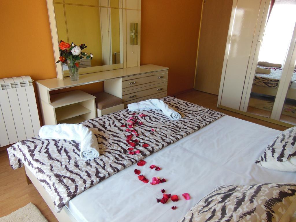 Apartment Petrovic أولتْسي الغرفة الصورة